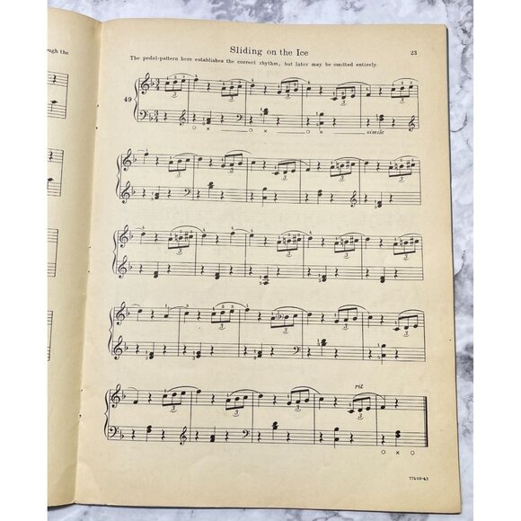 The Robyn-Gurlitt Piano 85 Etudes to Develop Sight Reading and Pedal Technic - Picture 8 of 12